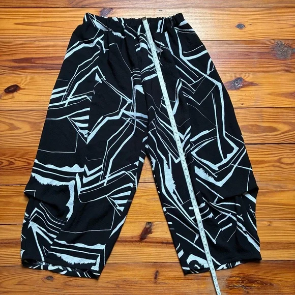 Chalet et Céci Stylish Black and White Wide Leg Pants, EUC, M - Picture 4 of 11